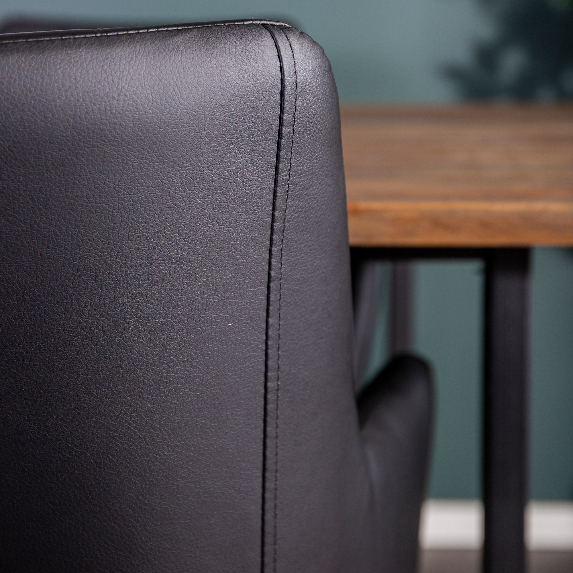 Matgrupp Venture Home Peo med 6 Corina Stolar Läder