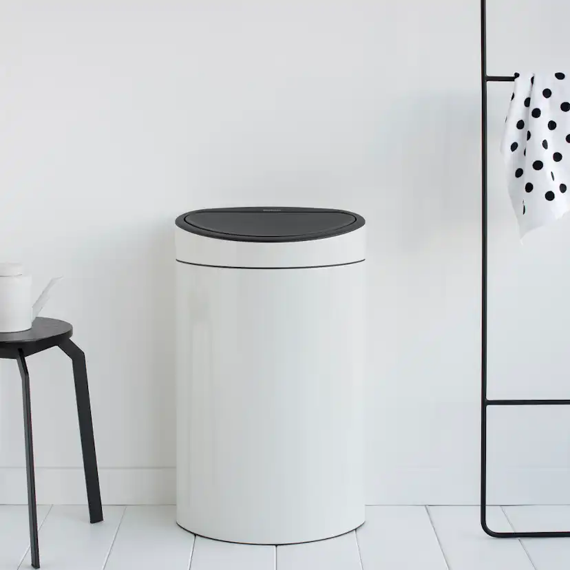 Touch Bin New 40L Vit Färg: Vit