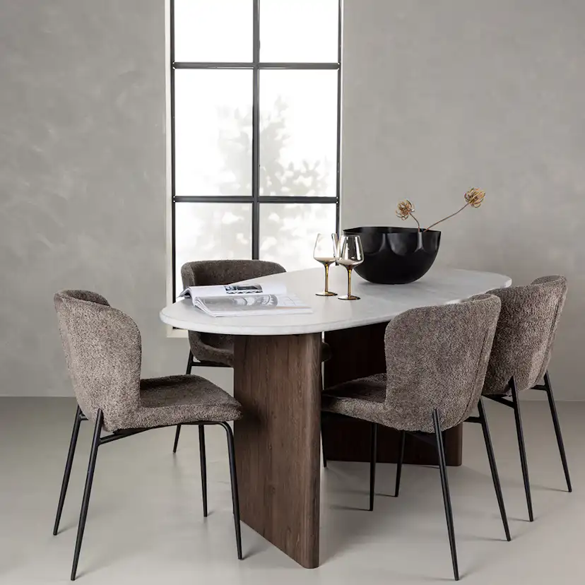 Matgrupp Venture Home Grönvik med 4 Modesto Stolar