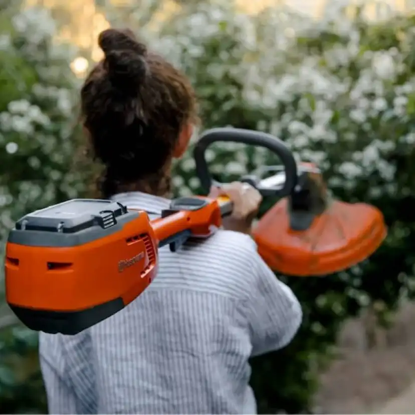 Grästrimmer Husqvarna 110 iL utan Batteri och Laddare
