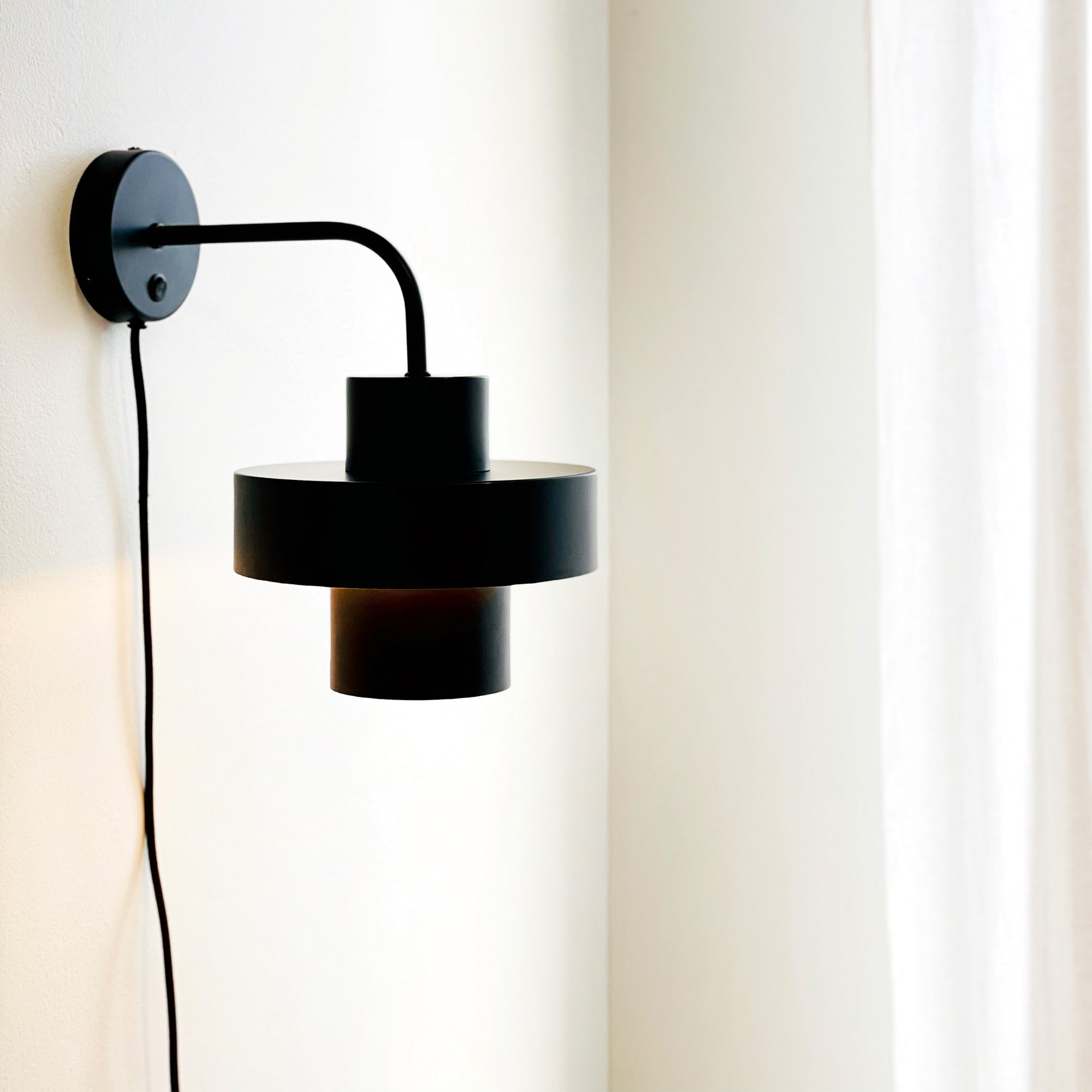 Vägglampa Dyberg Larsen Stoke