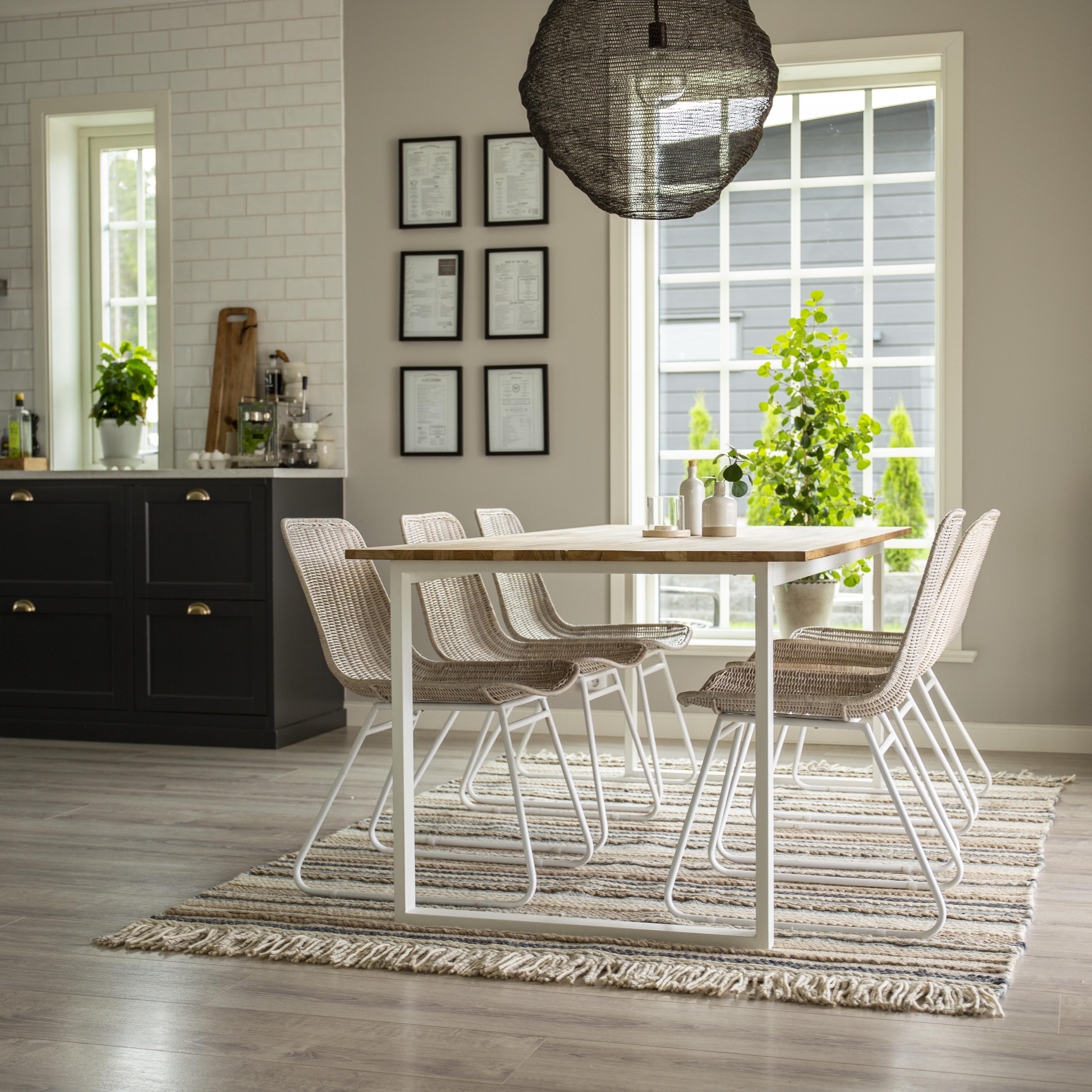 Matgrupp Venture Home Cornelia med 6 Cornelia Stolar