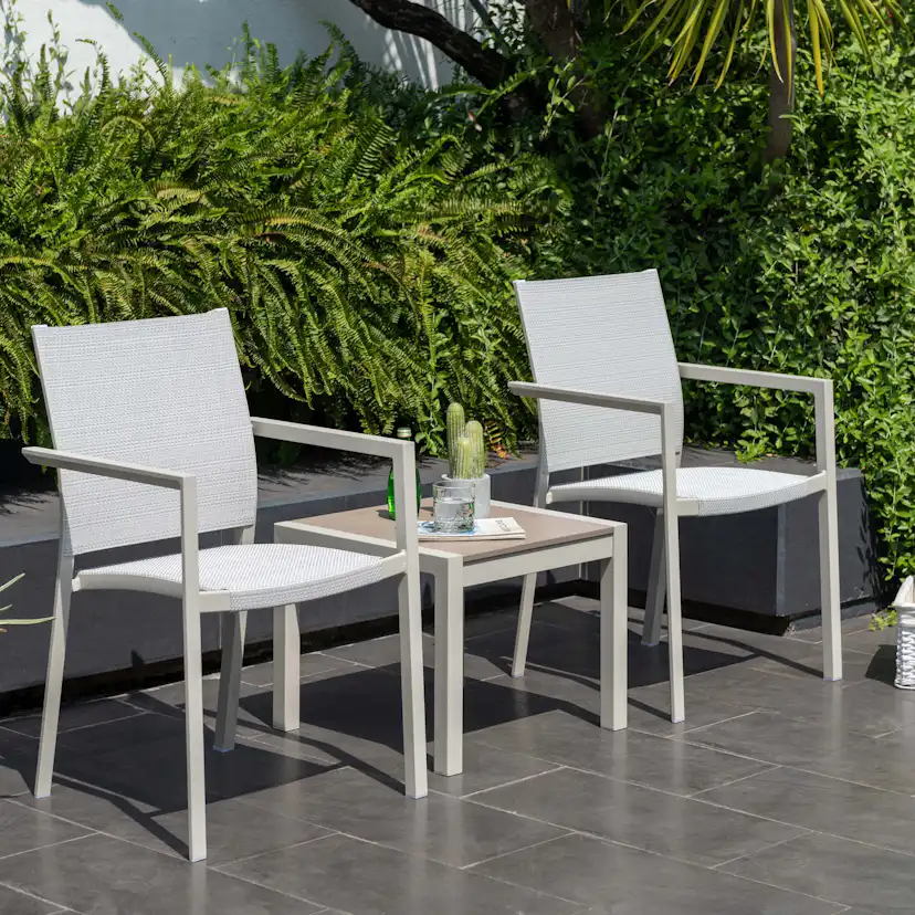 Caféset LifestyleGarden Urbanite sidobord 50 + 2 carverstolar