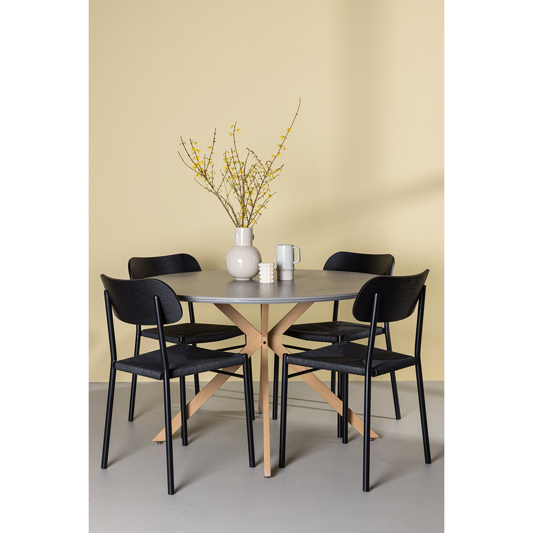 Matgrupp Venture Home Piazza Ø120 cm med 4st Polly Matstolar