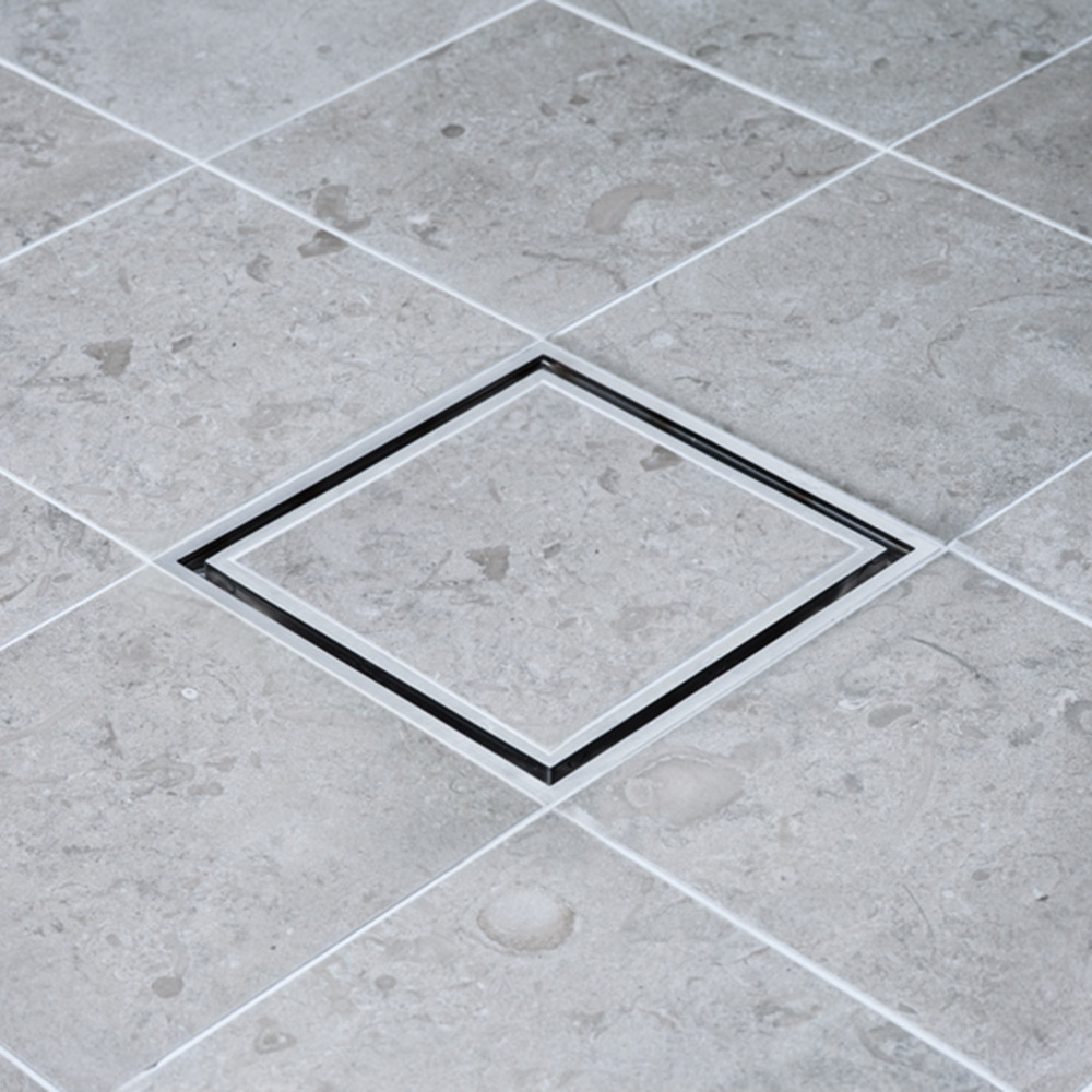 Golvbrunnsil Tebo Tile in Frame 147 Borstad
