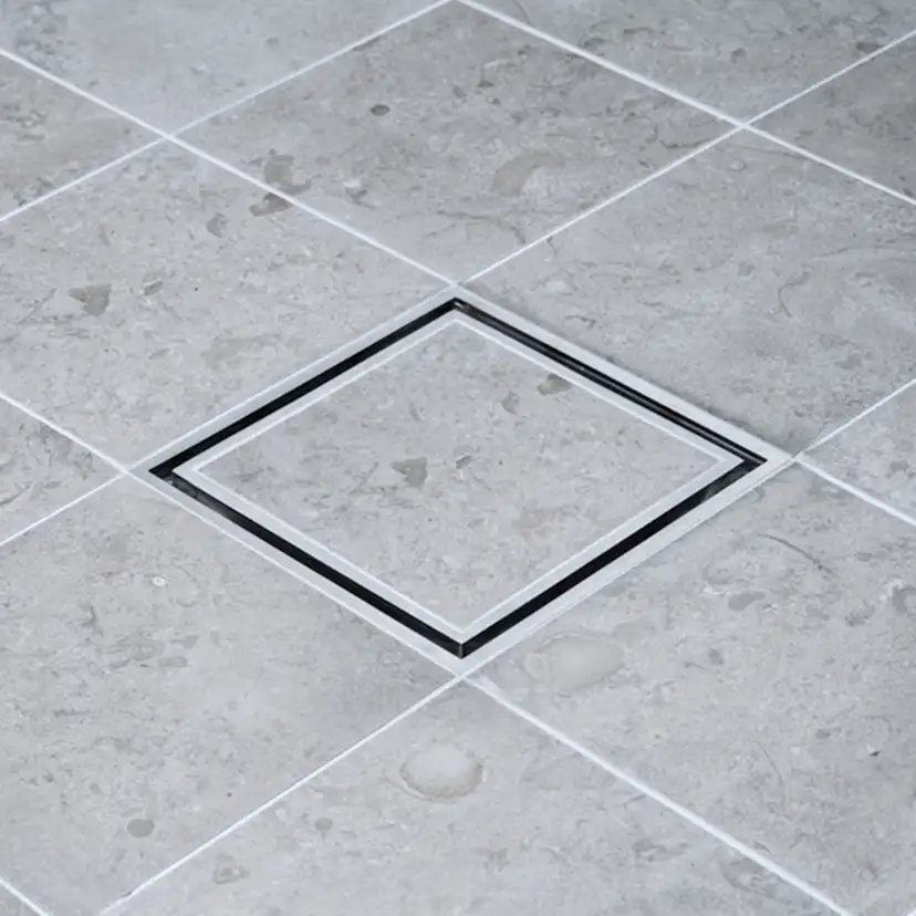 Golvbrunnsil Tebo Tile in Frame 147 Borstad