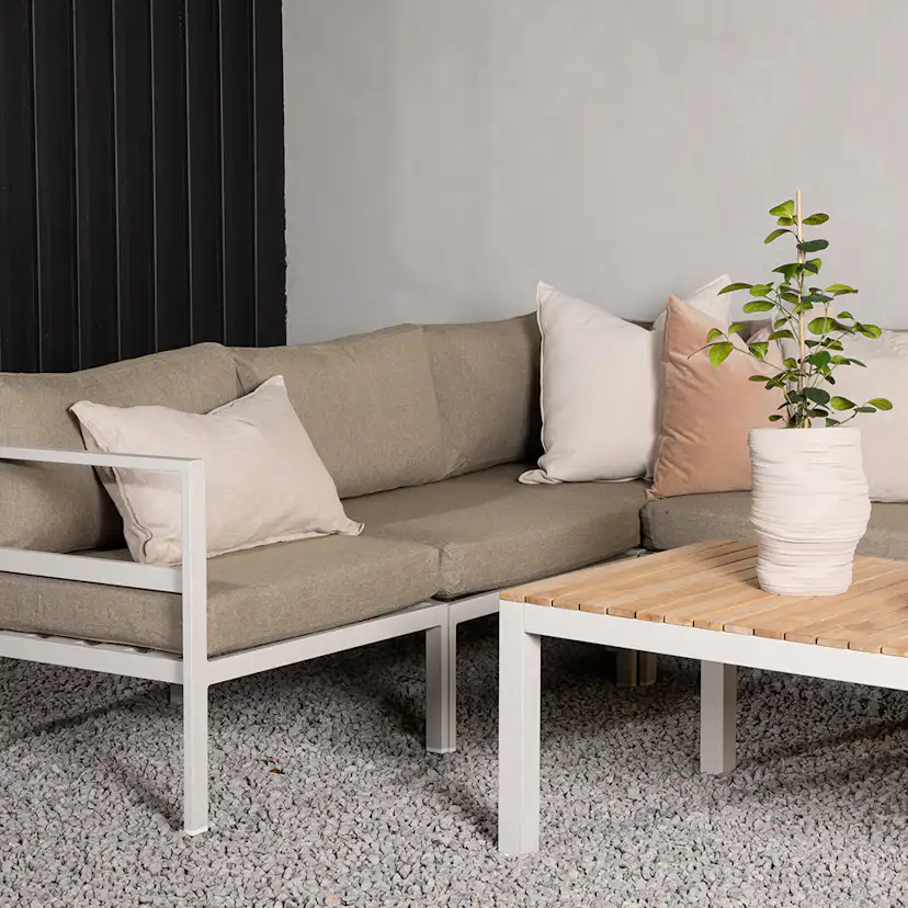 Loungegrupp Venture Home Copacabana 3+3 med Brasilia Soffbord