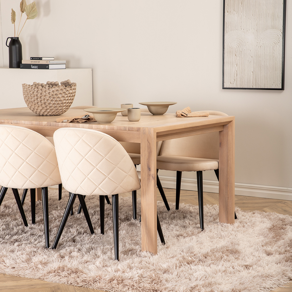 Matgrupp Venture Home Shy med 6 Valentina Stitcthes Stolar Sammet