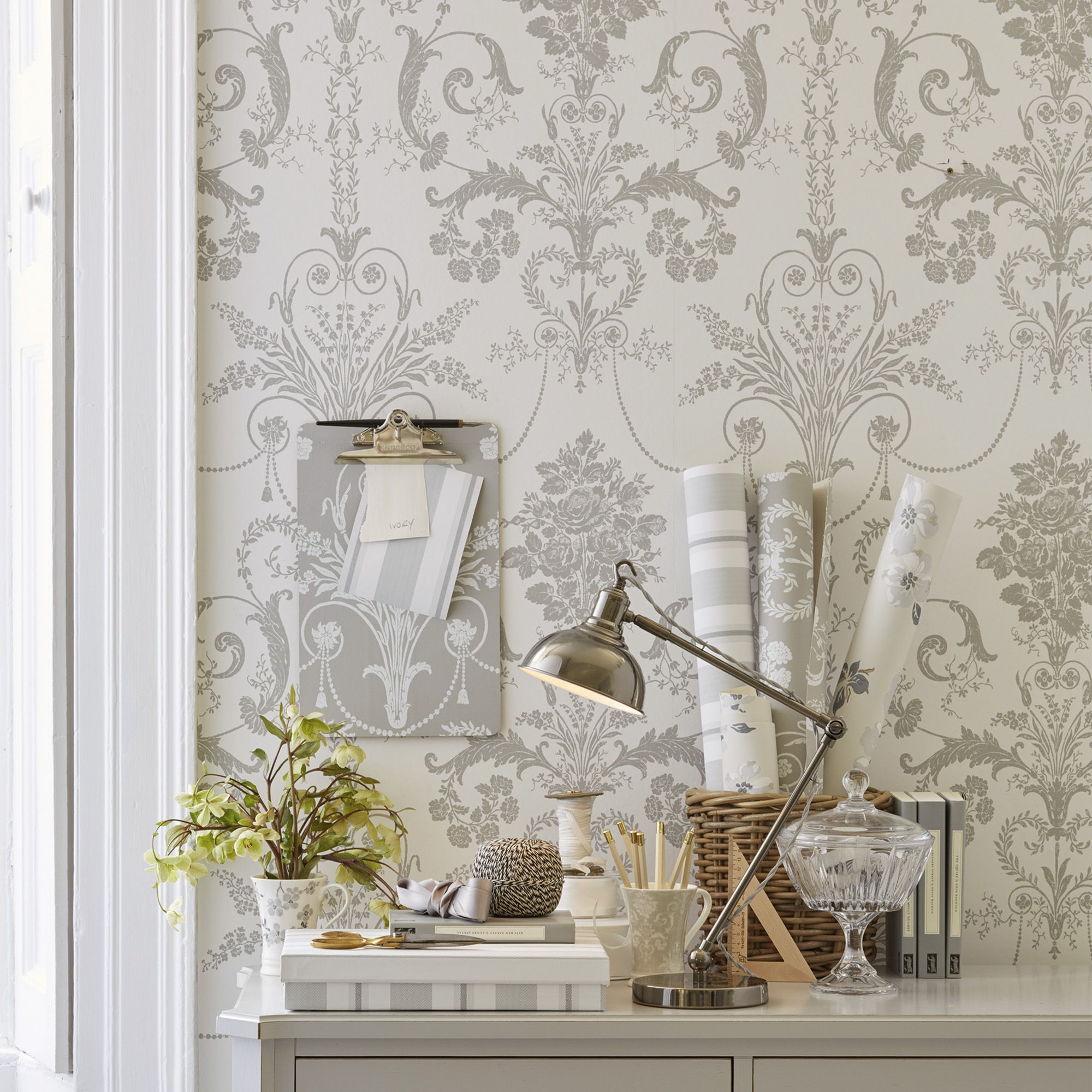 Tapet Laura Ashley Josette Dove Gra & Vit