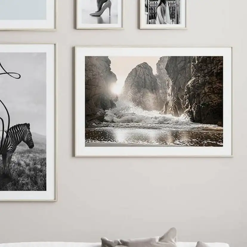 Poster Gallerix Waves Between Rocks