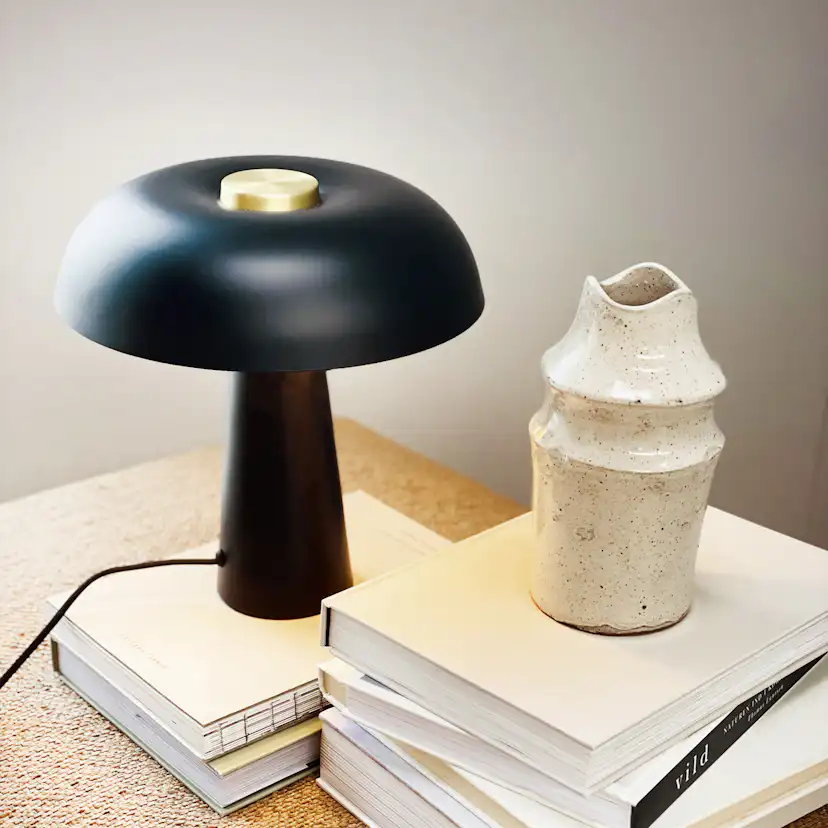 Bordslampa Dyberg Larsen Iris