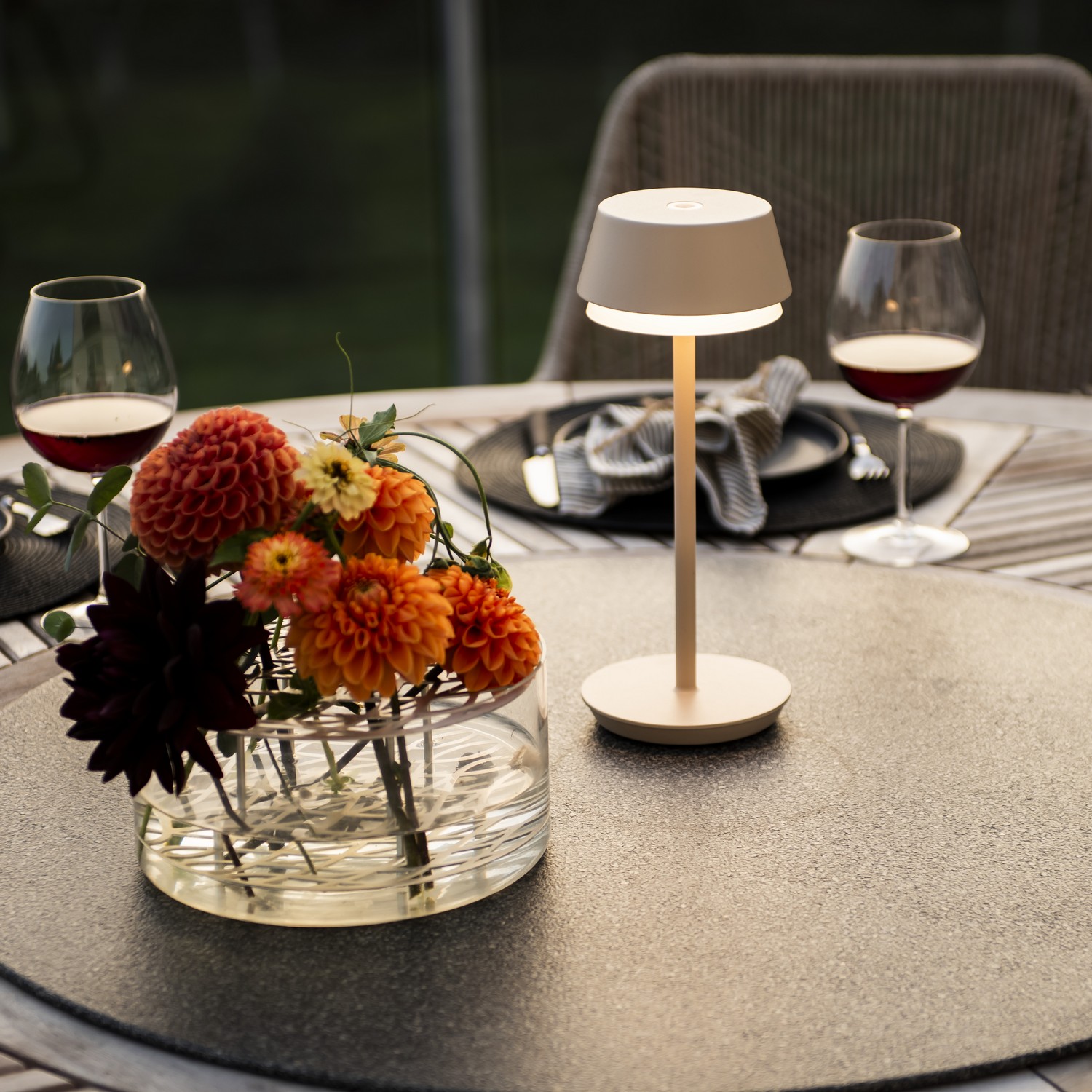 Bordslampa Gnosjö Konstsmide Lyon USB