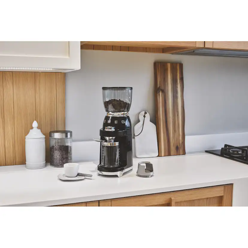 Kaffepaket Smeg Espressobryggare, Kaffekvarn & Mjölkskummare
