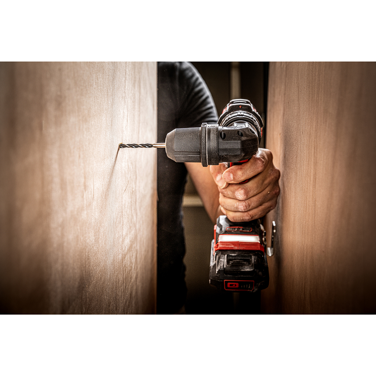 Borrmaskin SKIL 3066HC Compact Batteridriven Kolborstfri med Tillbehörssats