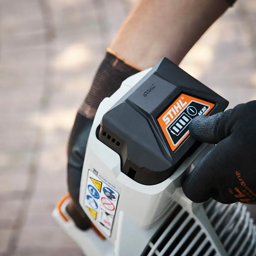 Lövblås STIHL BGA 57 med Batteri