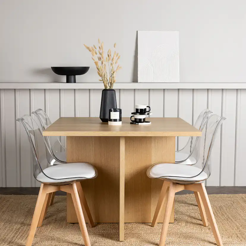 Matgrupp Venture Home Leo med 4 Edvin Stolar