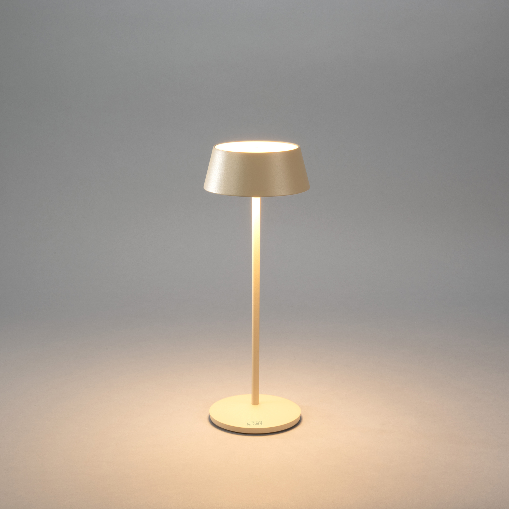 Bordslampa Gnosjö Konstsmide Menton USB Portabel