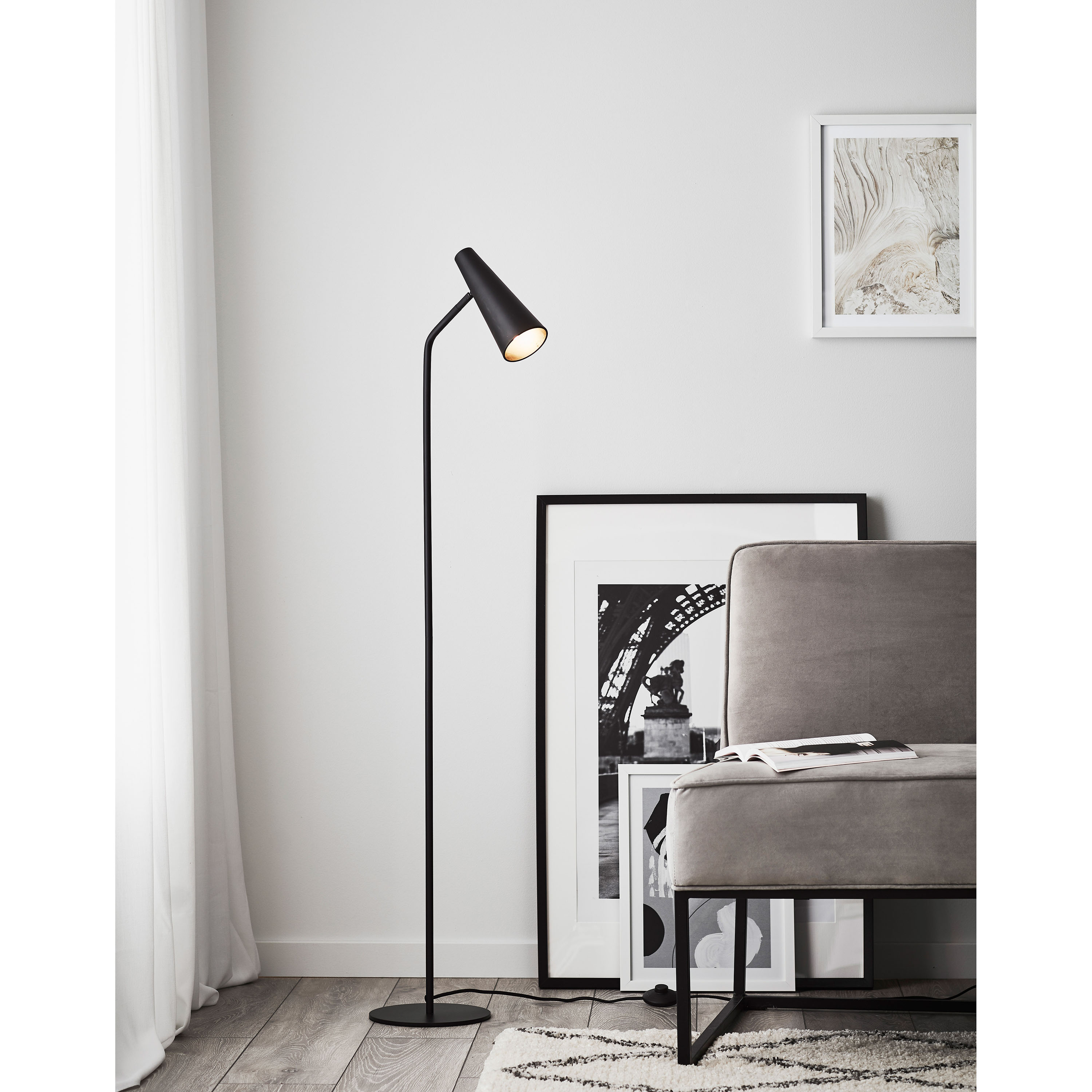 Golvlampa Markslöjd Peak