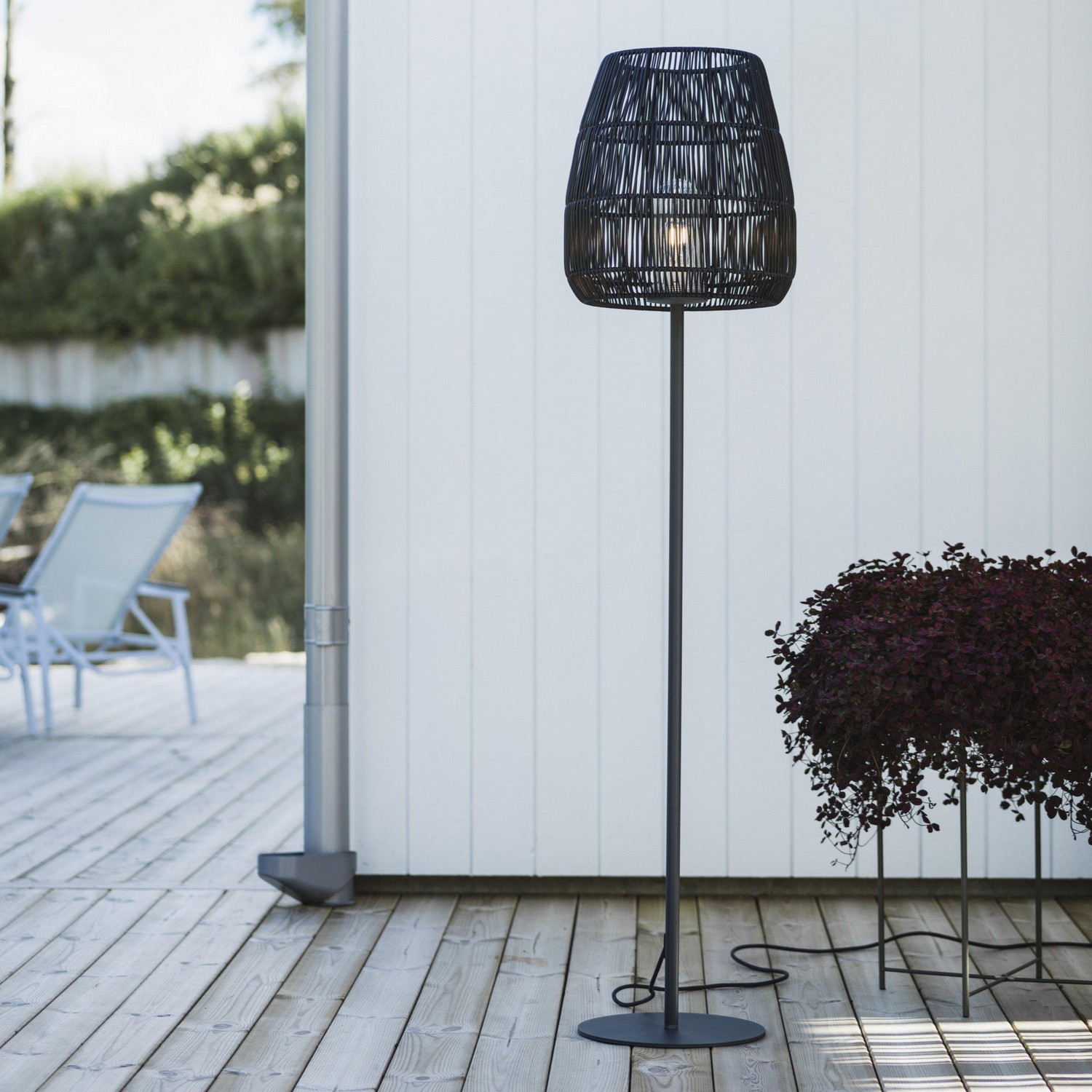 Golvlampa PR Home Agnar med Saigon Utomhus