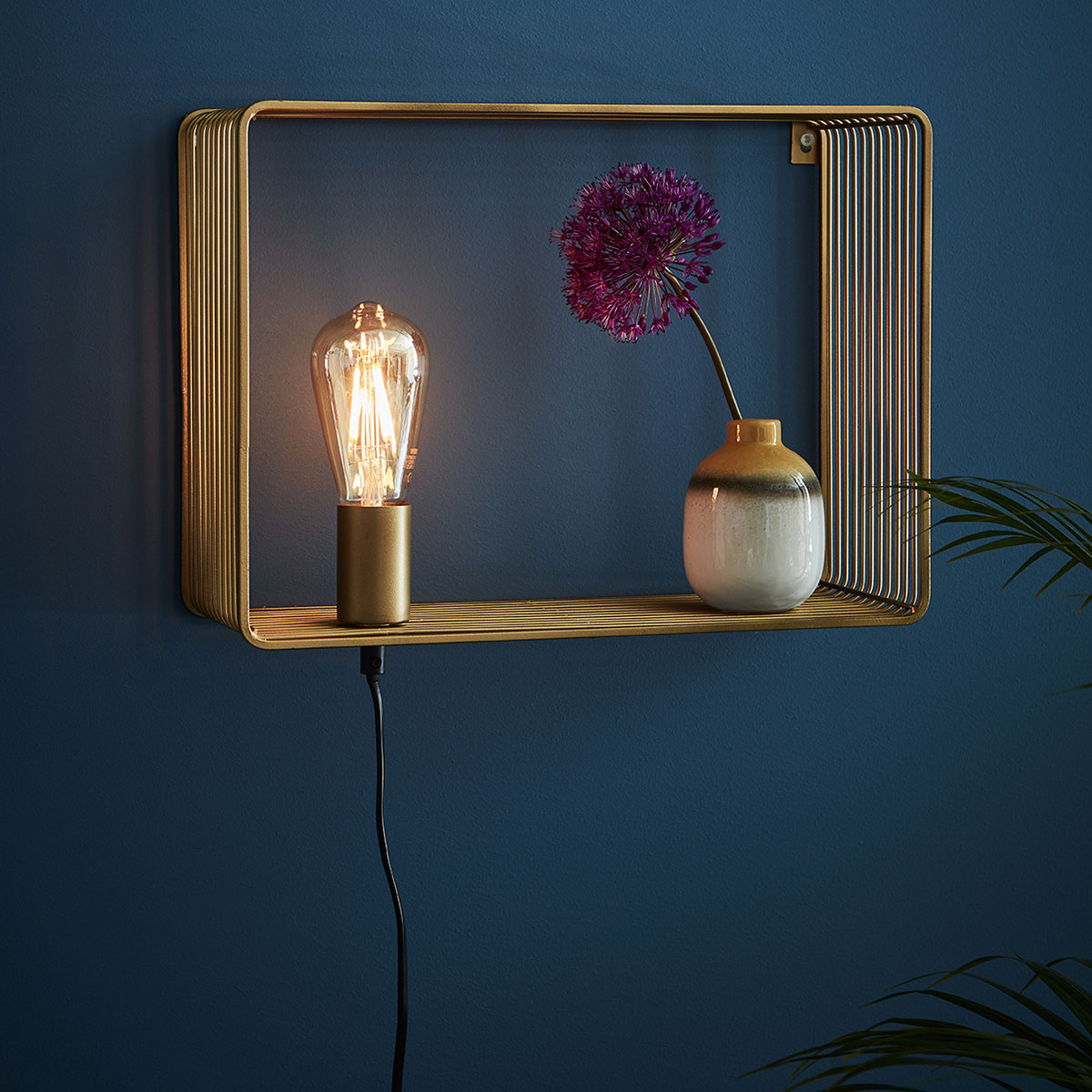 Vägglampa Markslöjd Shelf