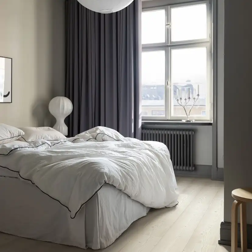 Laminatgolv Modern Plank 4V - BRUSHED WHITE PINE Original Excellence