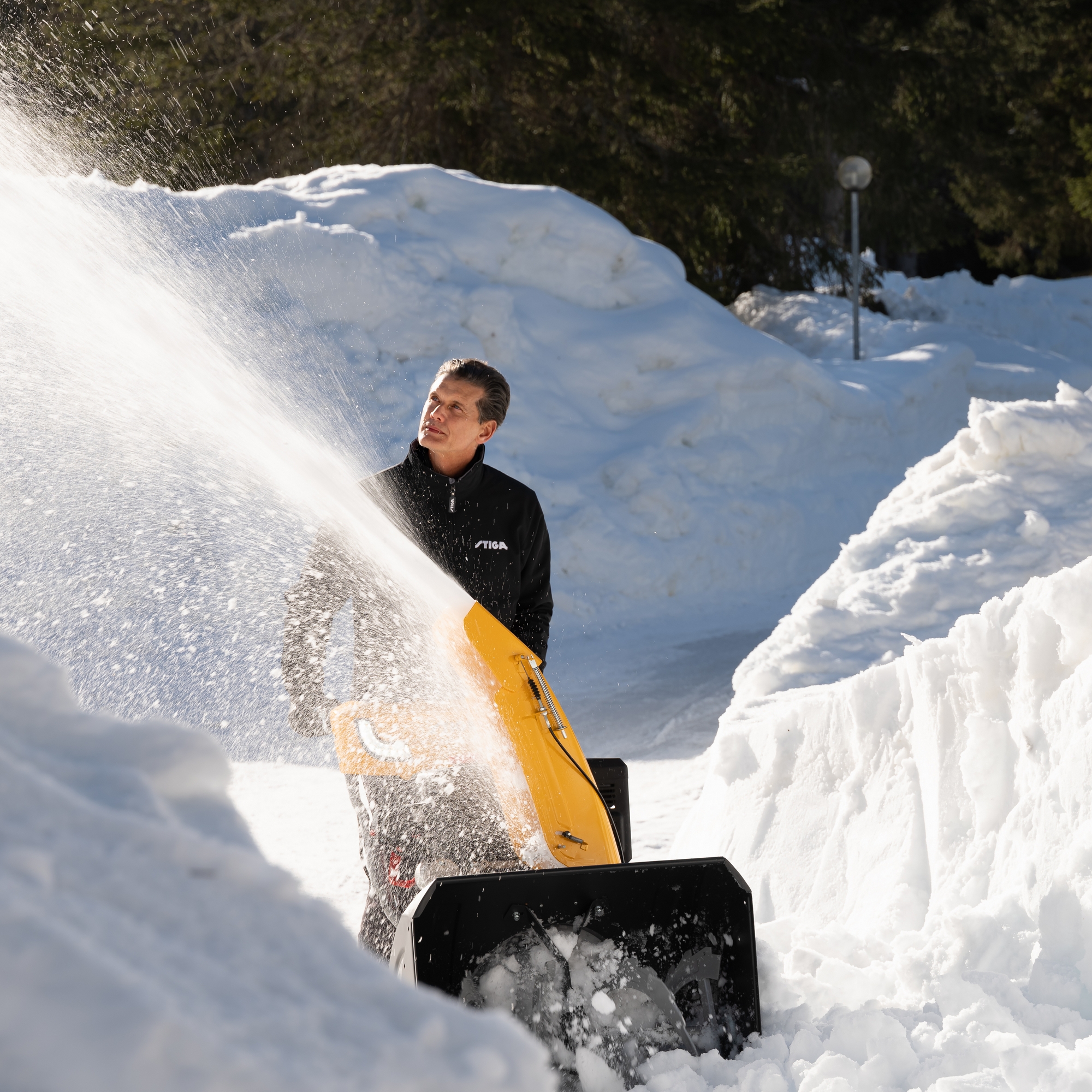 Snöslunga Bensin Stiga ST 6272 P TRAC 375 cc Tvåstegs 72 cm Banddrift & Elstart