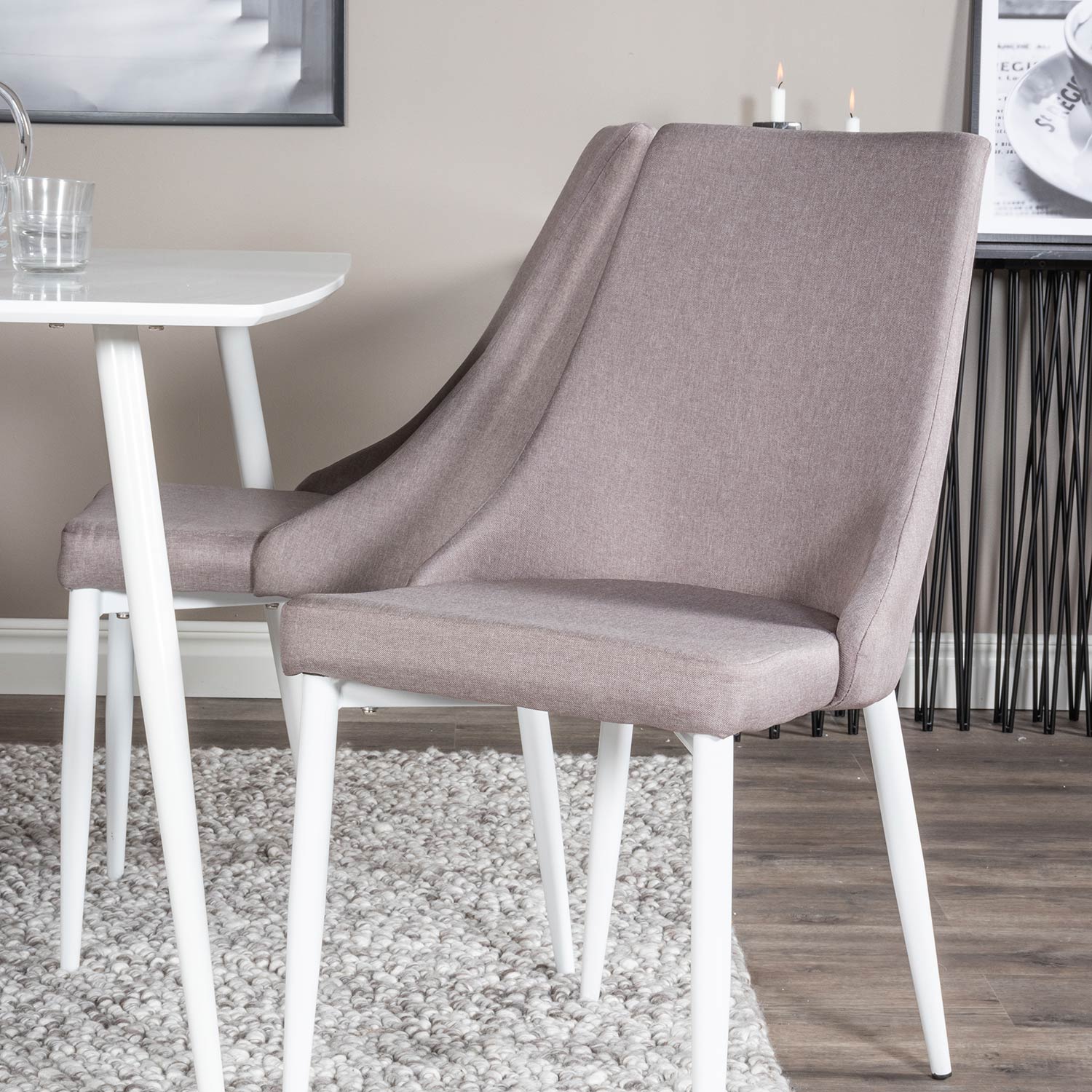 Matgrupp Venture Home Pobbie med 4 Laura Stolar Polyestertyg