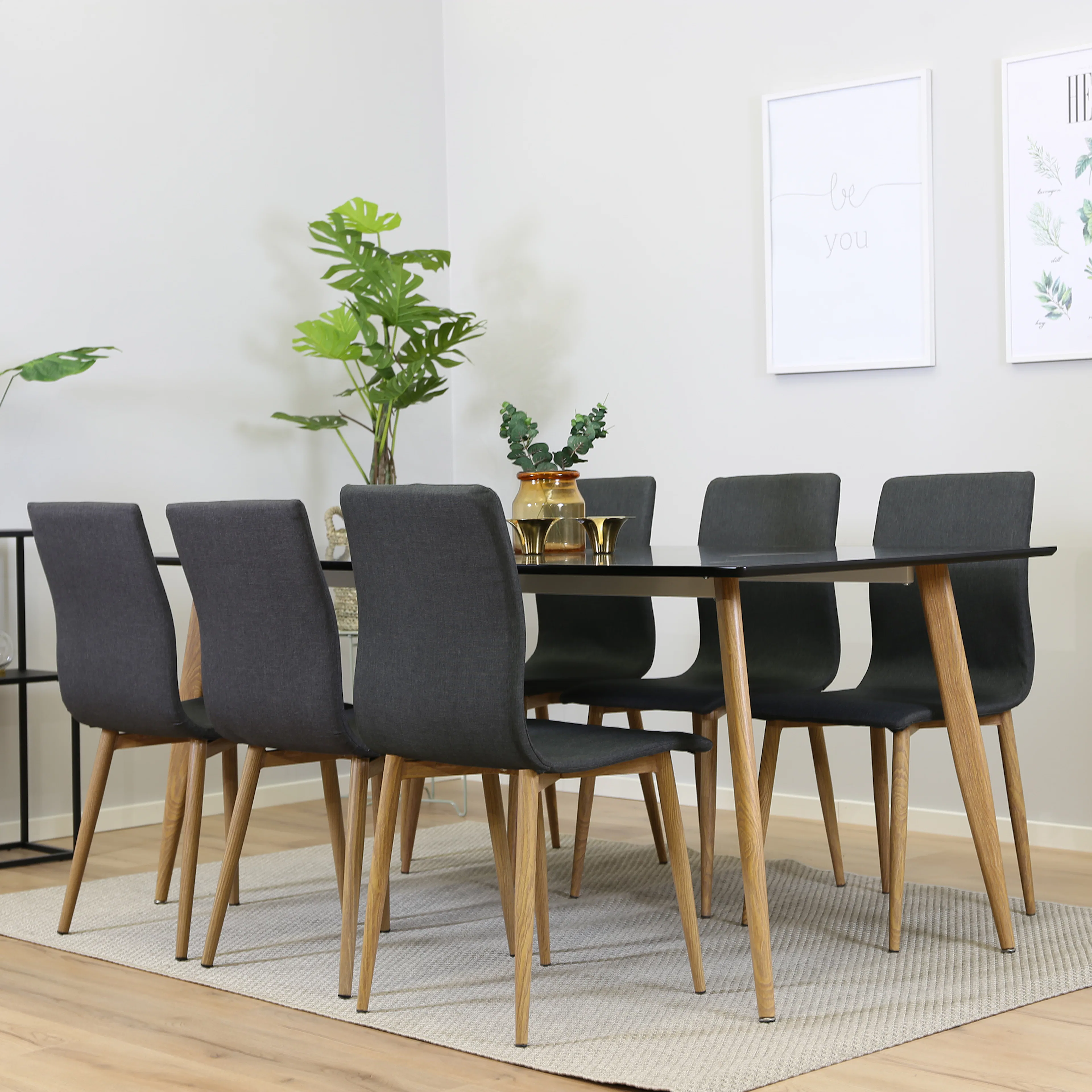 Matgrupp Venture Home Pobbie med 6 Walter Stolar Svart