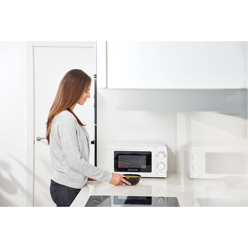 Mikrovågsugn BLACK+DECKER 20L 700W Vit