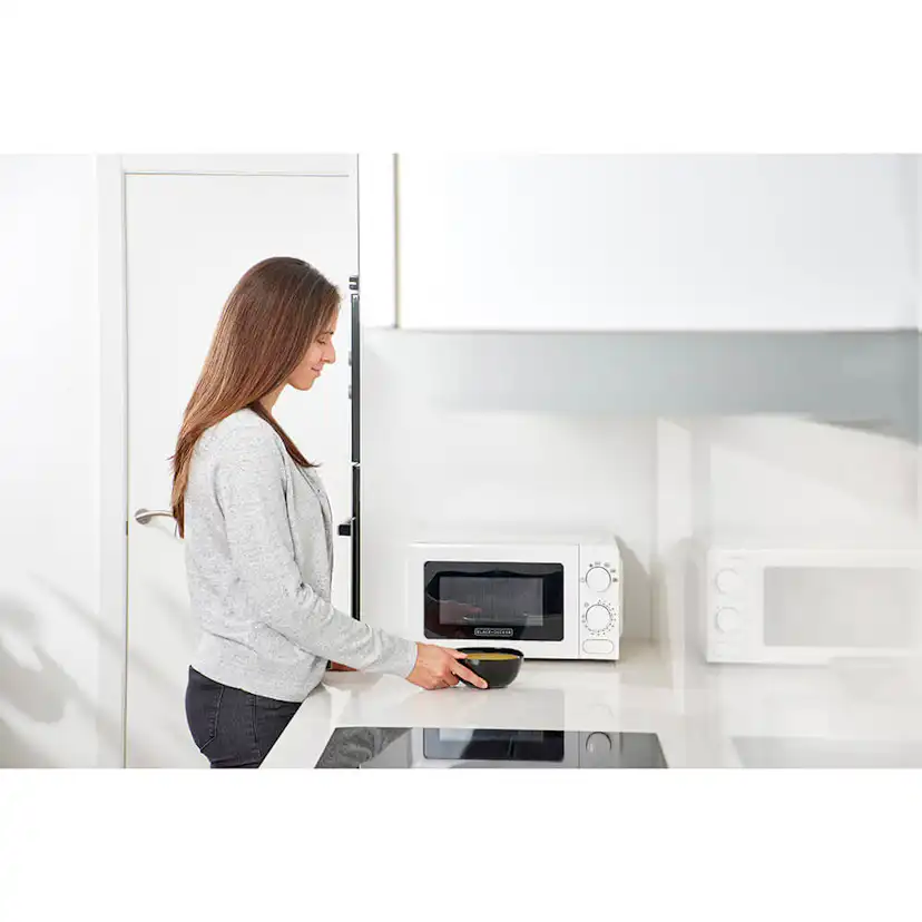 Mikrovågsugn BLACK+DECKER 20L 700W Vit