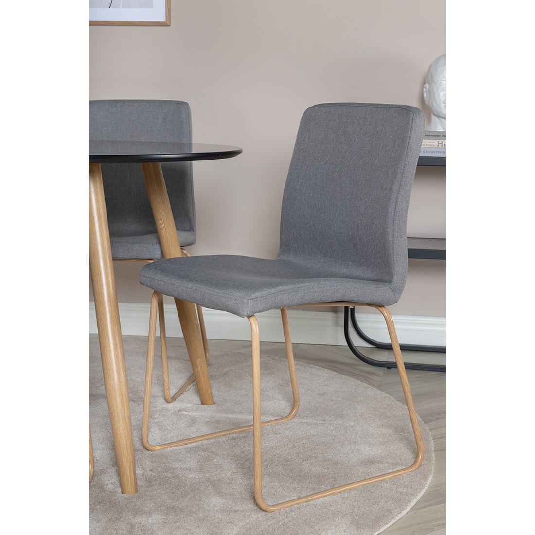 Matgrupp Venture Home Plaza Ø100 cm med 4st Mace Matstolar
