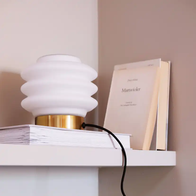 Bordslampa Dyberg Larsen Diva