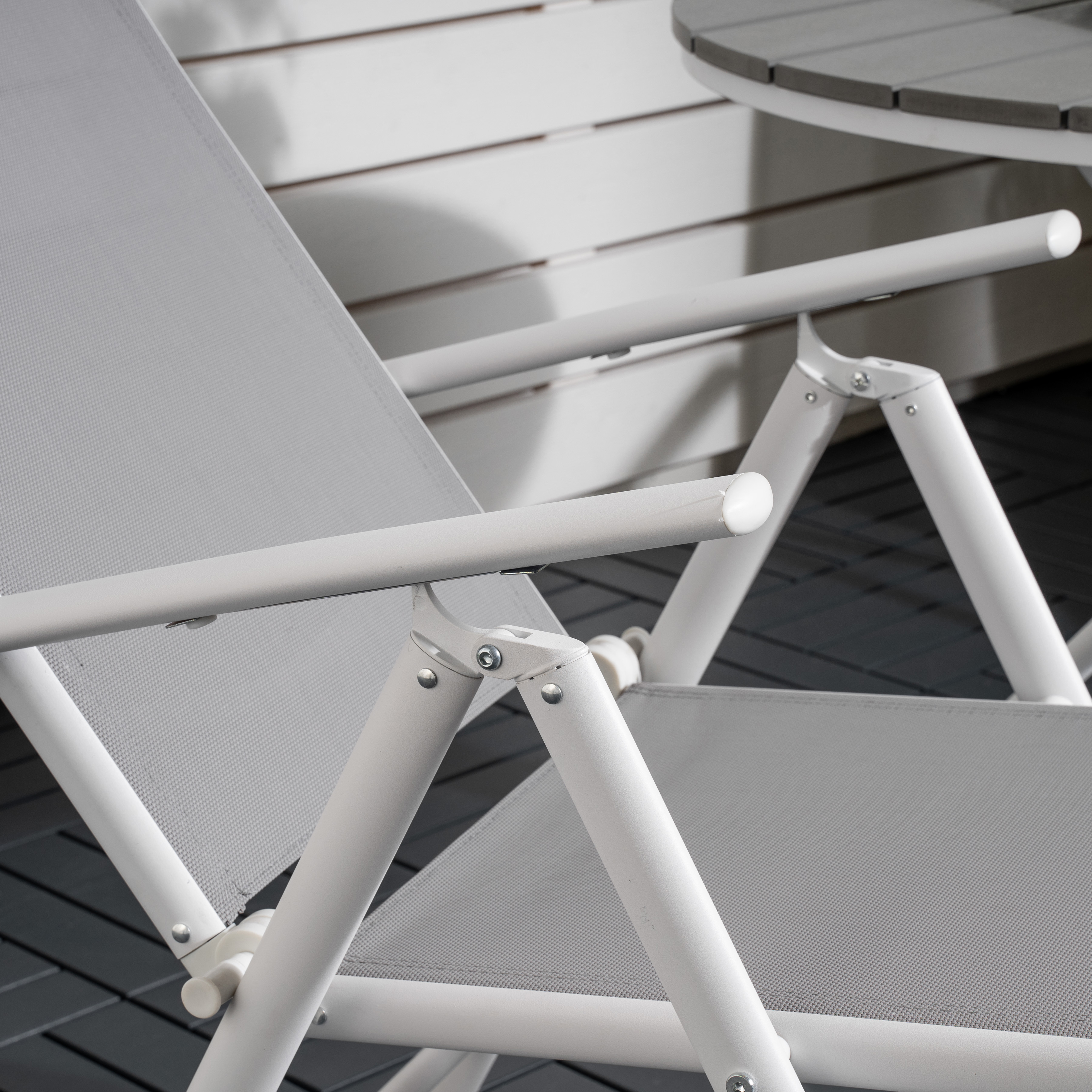 Cafégrupp Venture Home Pincy Ø 90 med 2 Bront Stolar