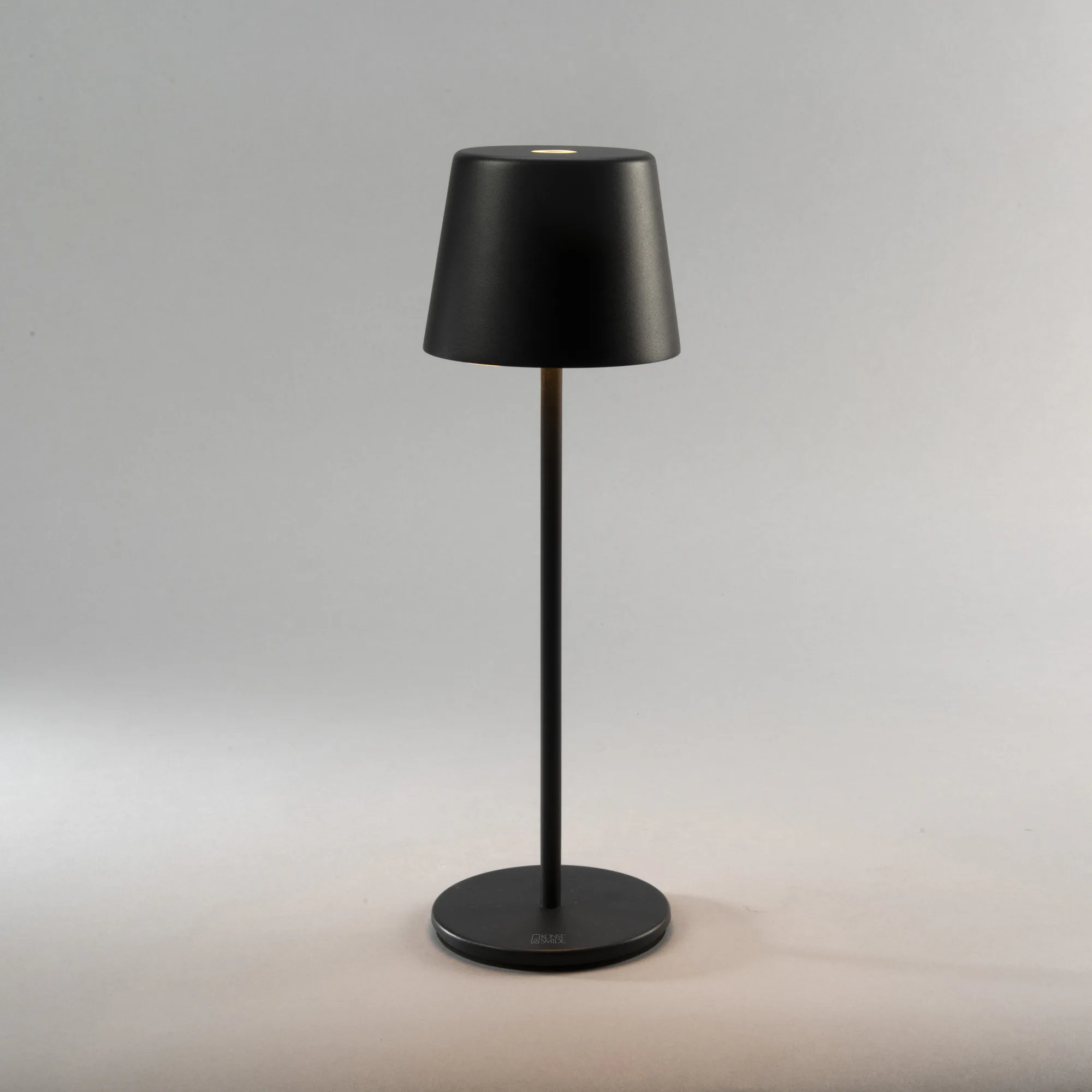 Bordslampa Gnosjö Konstsmide Vence USB Portabel