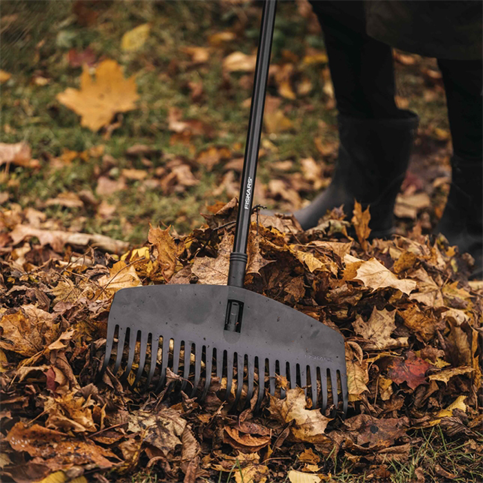 Lövräfsa Fiskars Solid med 23 flata pinnar