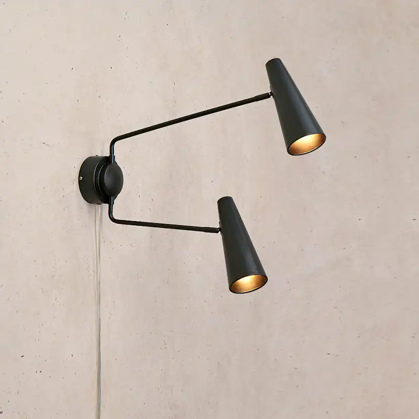 Vägglampa Markslöjd Peak