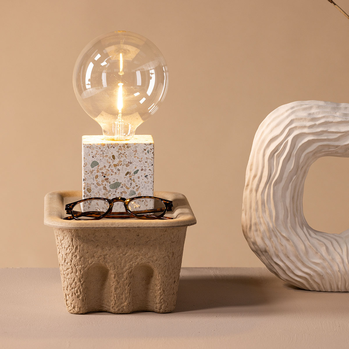 Rilche Table Lamp - Grey / Clear Glass Grå