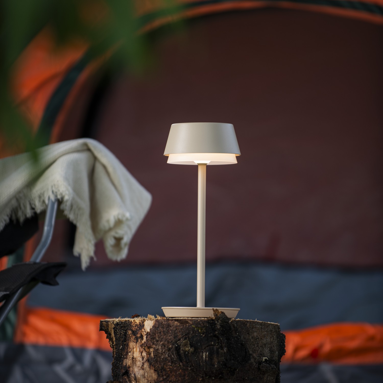 Bordslampa Gnosjö Konstsmide Lyon USB