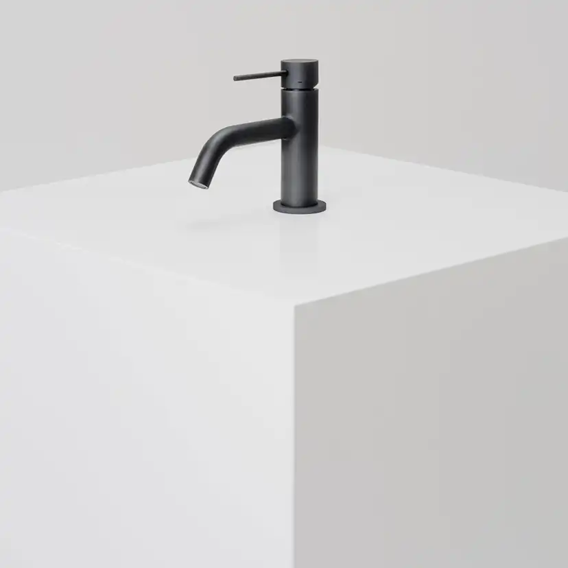 Tvättställsblandare Steel Voyage Low,Ultra Matte Black Mattsvart