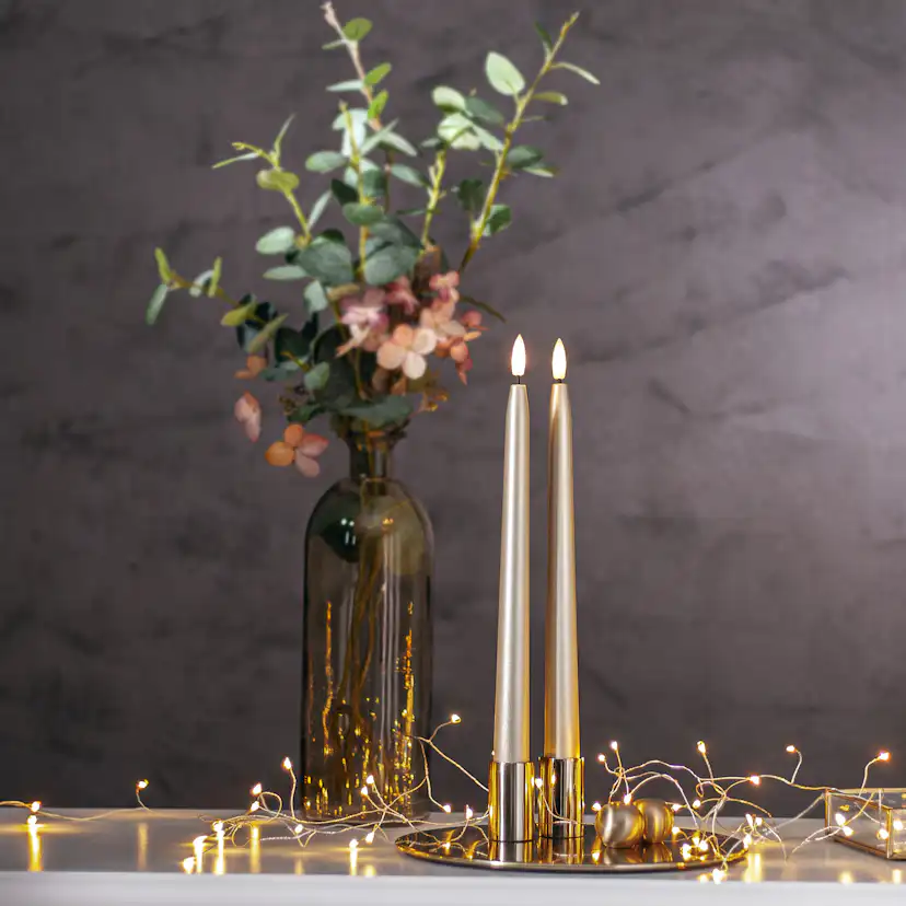 LED Antikljus 2-pack Flamme Metal Guld 28,6 cm
Färg: Guld; Höjd 285 Mm