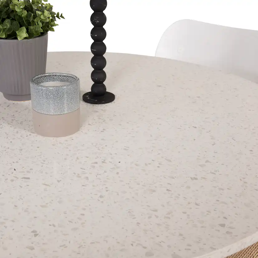 RazziaBord106cm-VitTerazzo/Black+PollyStol-Vit/Nature4 Vit Bord med Svarta Ben, Beige Stol med Vita Ben