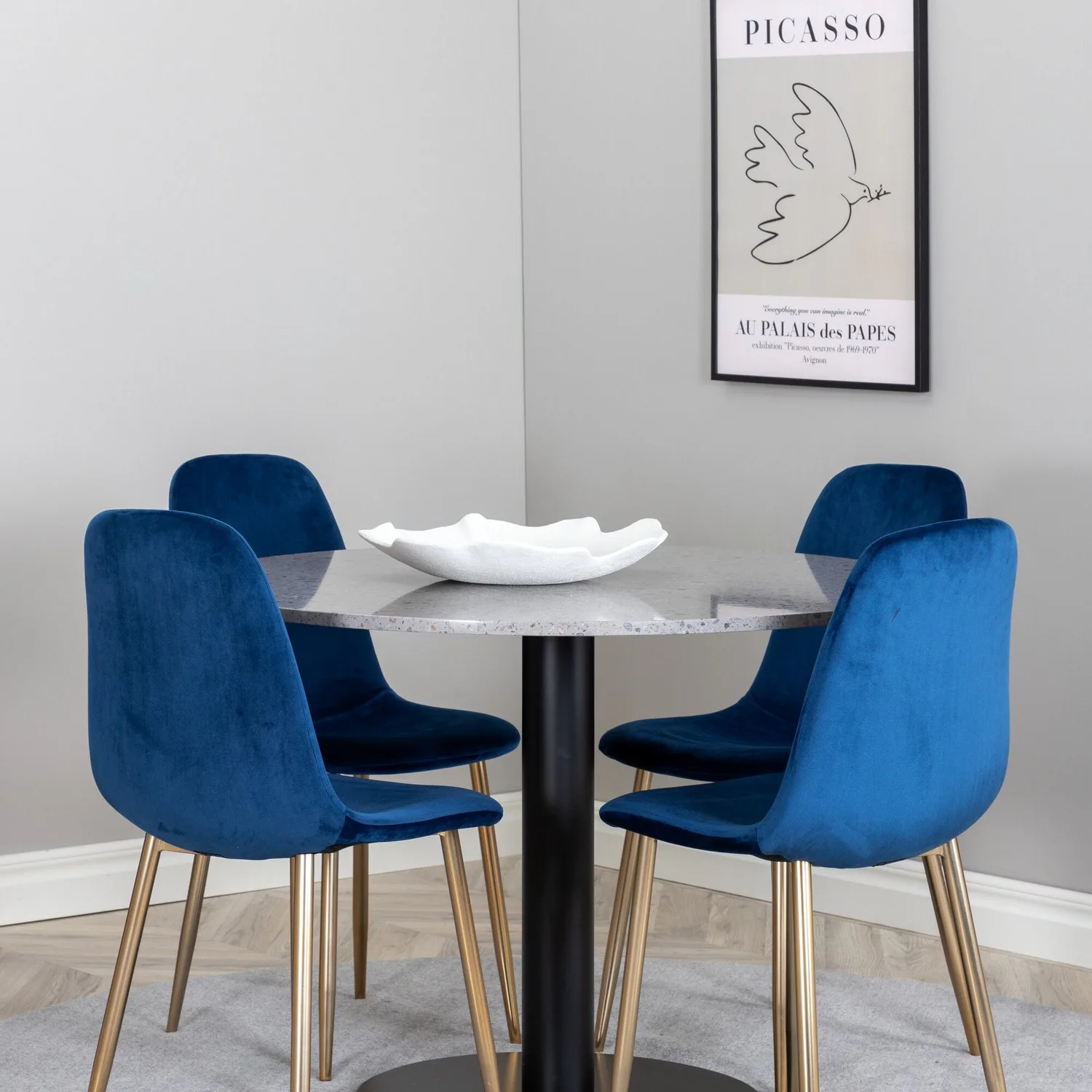 Matgrupp Venture Home Roxanna Grå Bord med 4 Pobbie Stolar Sammet