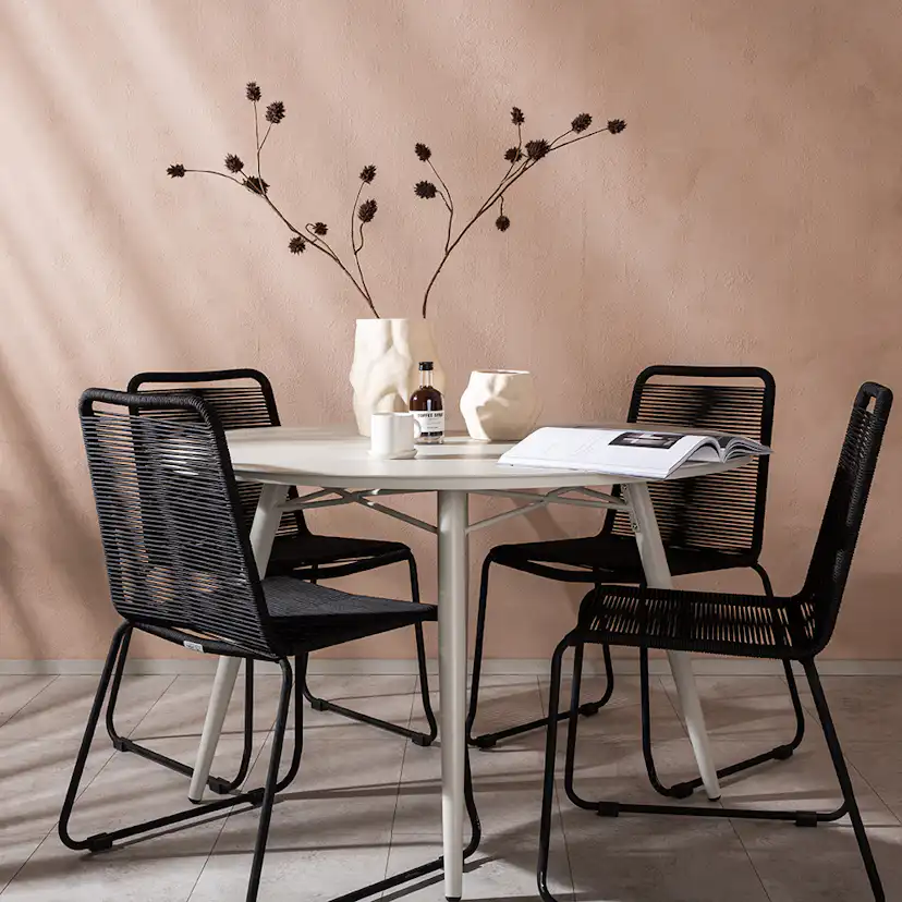 Matgrupp Venture Home Lina Ø120 cm med 4 Lindos Stolar