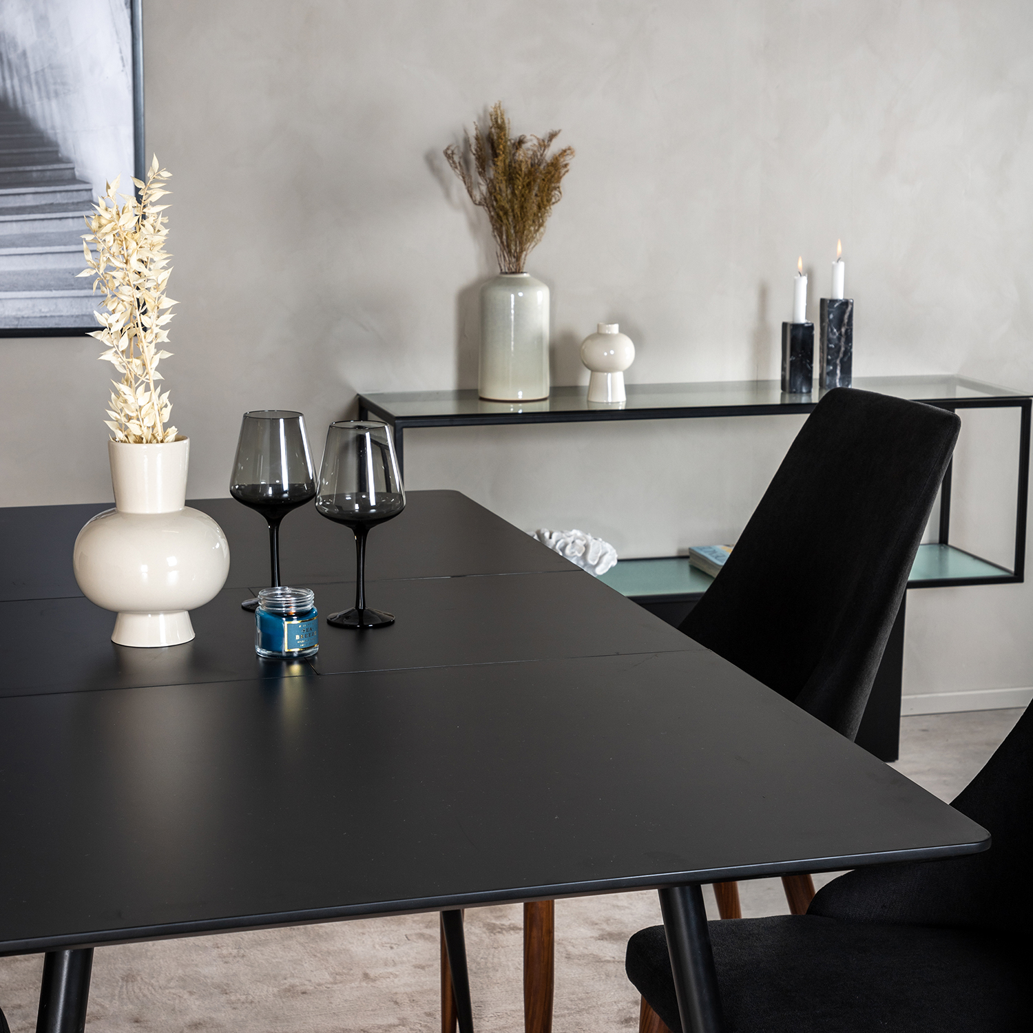 Matgrupp Venture Home Silvia med Iläggsskiva och 4 Laura Stolar