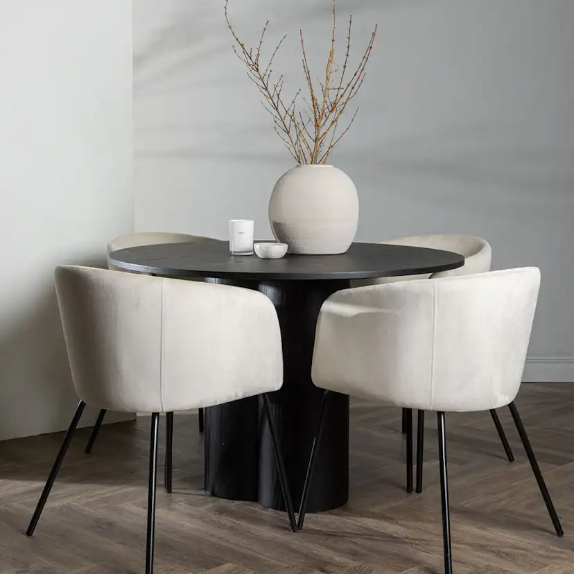 Matgrupp Venture Home Olivia med 4 Berit Sammet Stolar