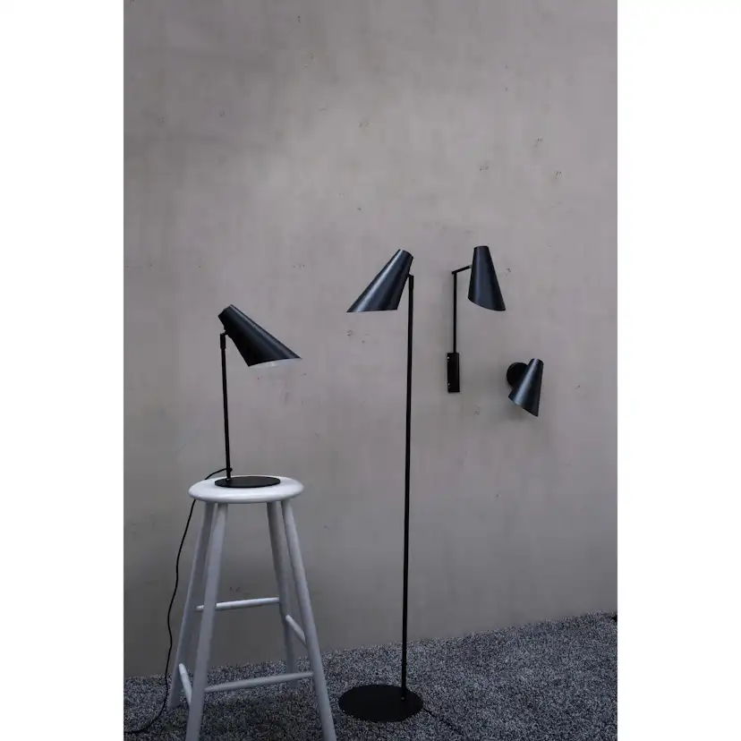 Golvlampa Dyberg Larsen Cale