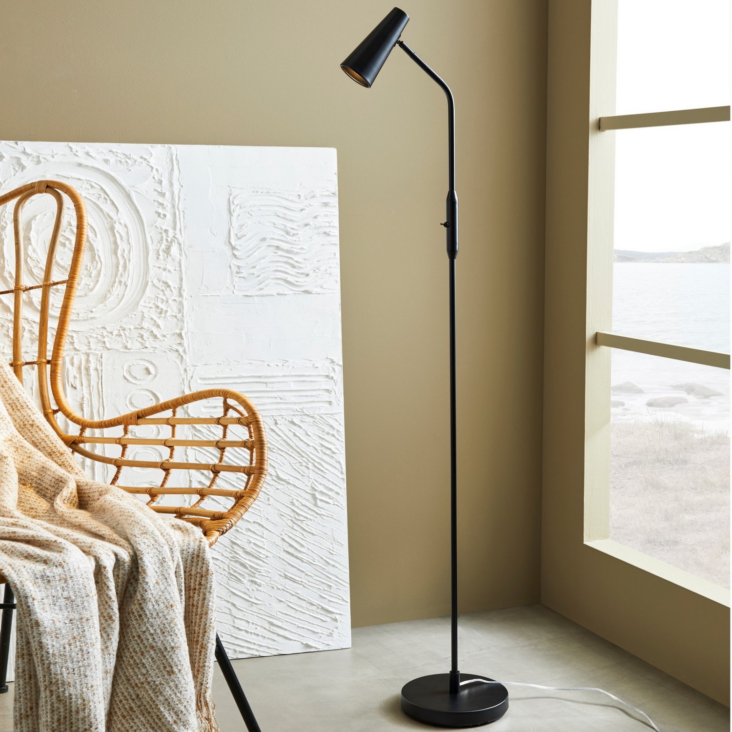 Golvlampa Markslöjd Crest 1L