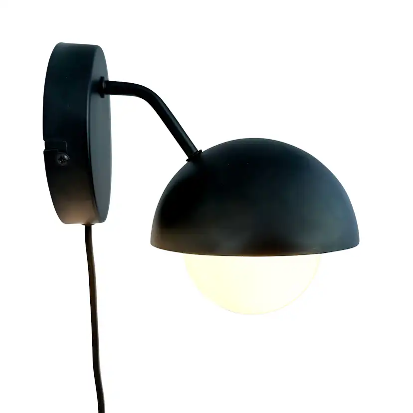 Vägglampa Dyberg Larsen Rose