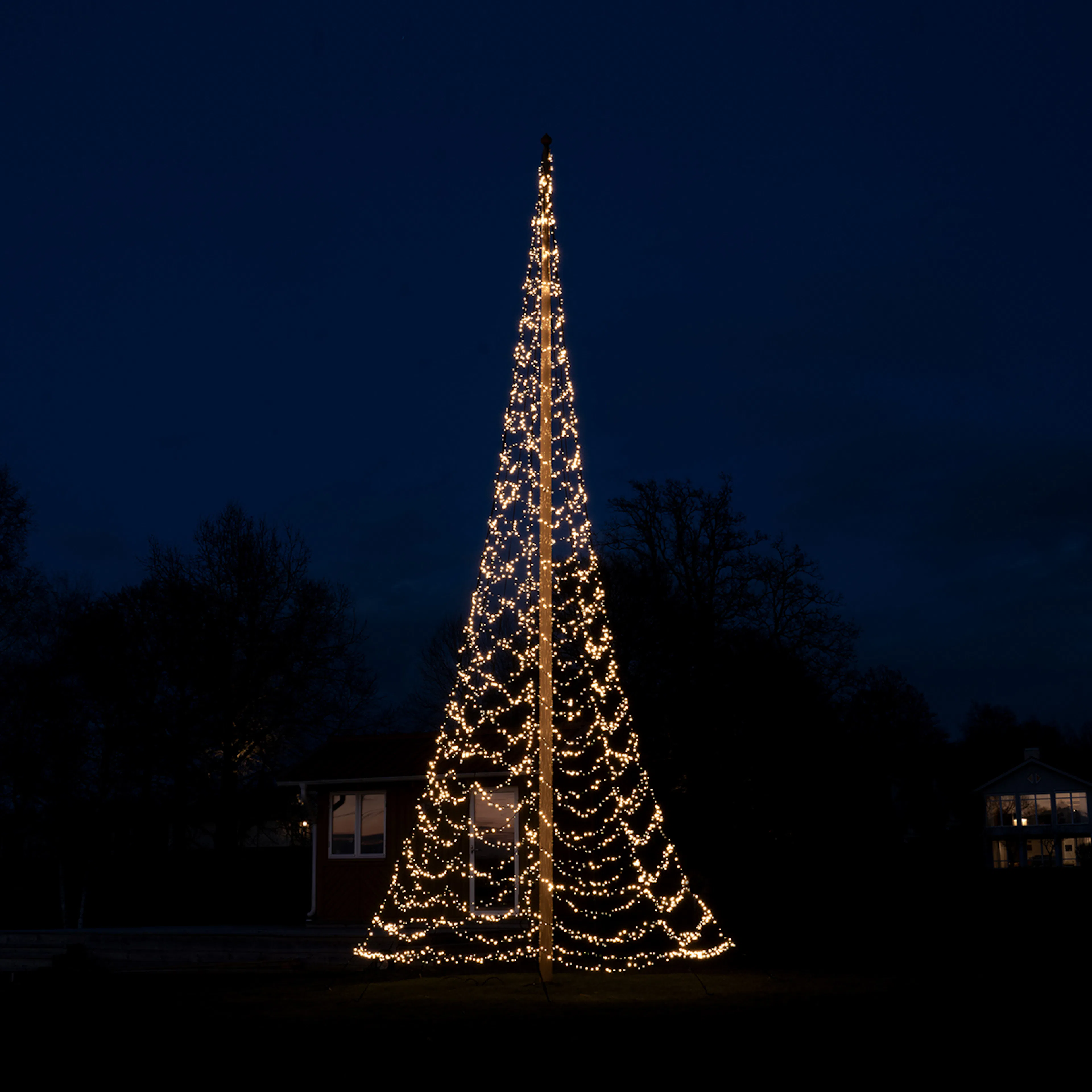 Flaggstångsbelysning Glimma 8 m 1520 LED Varmvit 8m, 1520 ljuskällor, LED