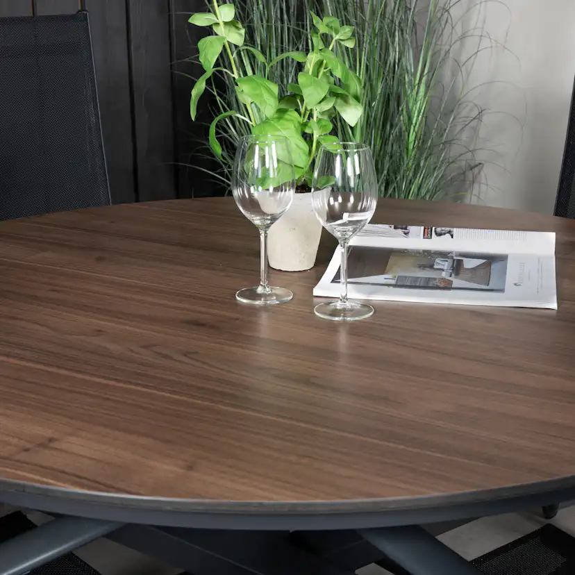 Matgrupp Venture Home Lea Ø 120 med 4 Bront Stolar